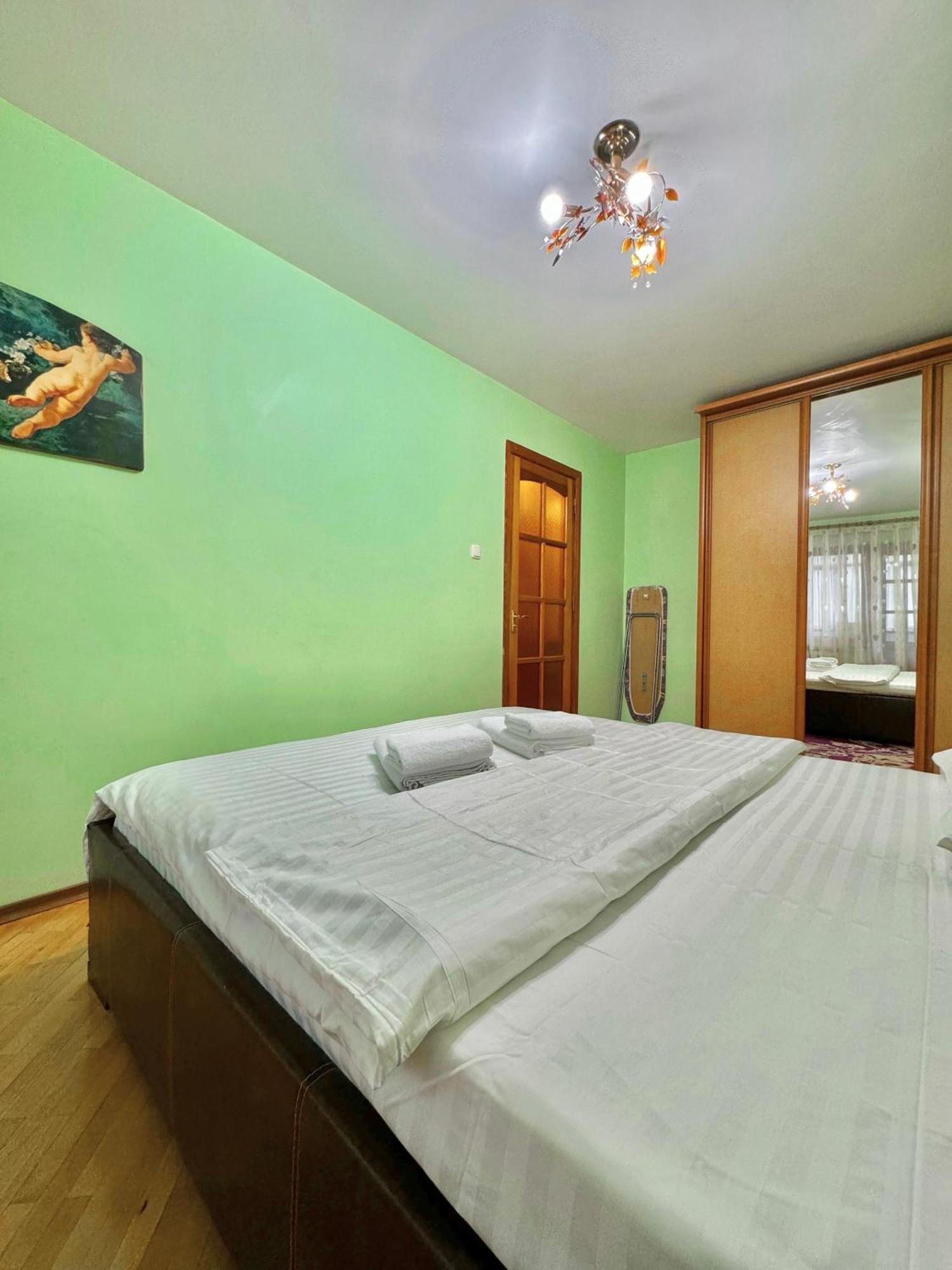 Apartpoltava: Cozy 3-Bedroom City Center Apartment Exterior photo