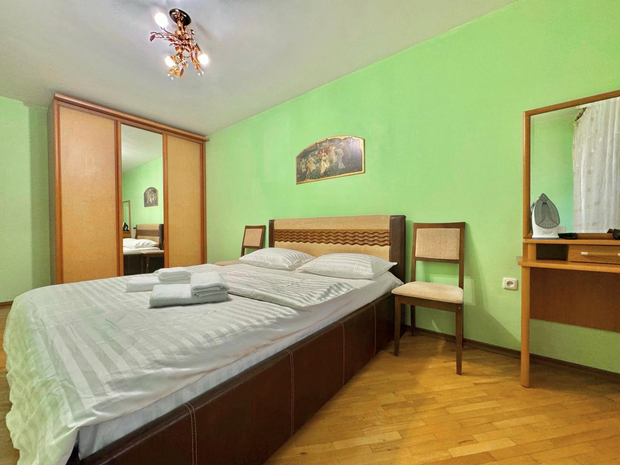 Apartpoltava: Cozy 3-Bedroom City Center Apartment Exterior photo