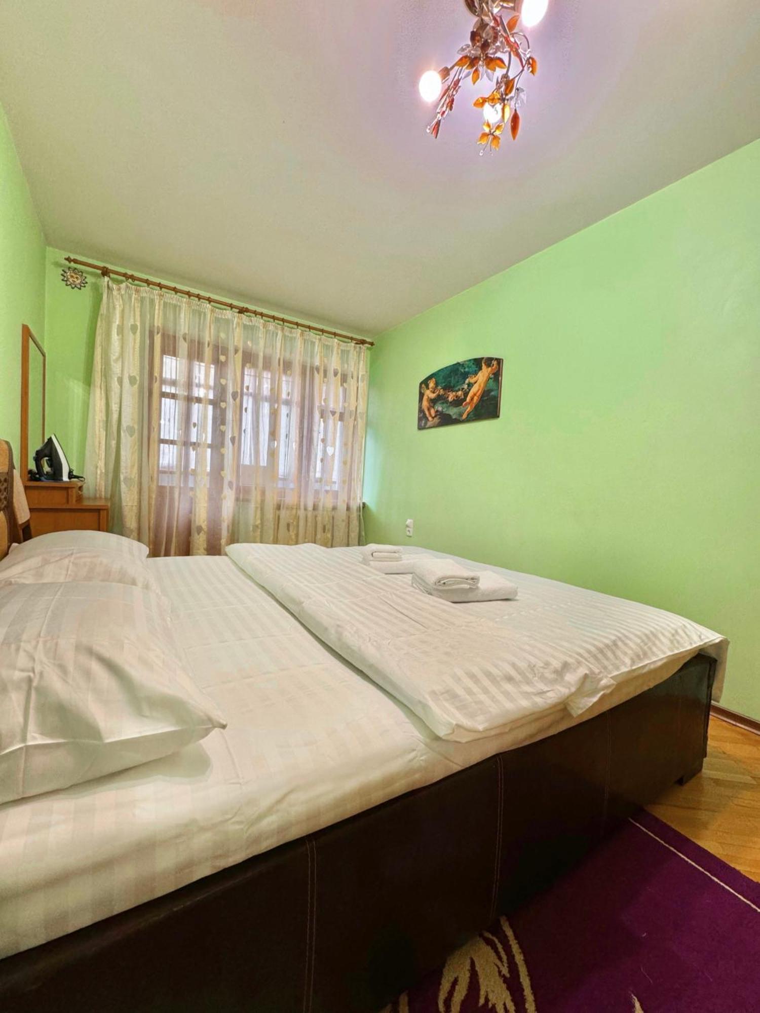 Apartpoltava: Cozy 3-Bedroom City Center Apartment Exterior photo